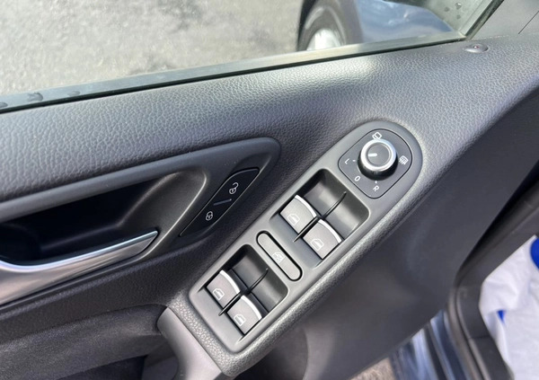 Volkswagen Golf cena 26999 przebieg: 126096, rok produkcji 2009 z Orzysz małe 352